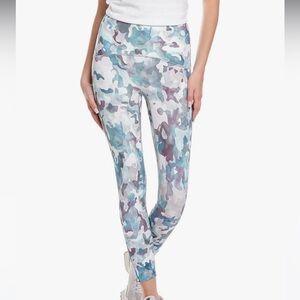 Spanx Small Leggings Booty Boost Active 7/8 Leggings in Painted Camo Pink NWT